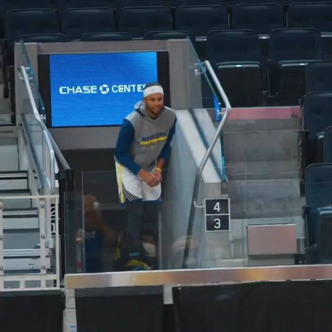 赛后体能课后；丹佛掘金队长鼓劲备战国王杯；球迷炸锅；阵容厚度经受考验的简单介绍-AYX SPORTS